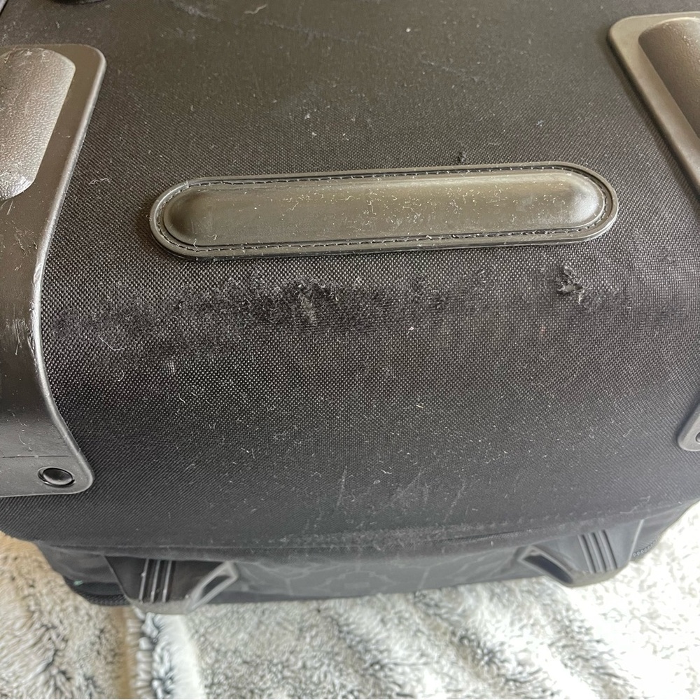 DAKINE 2 Wheel Carry On Roller Suitcase 42L - Picture 8 of 16